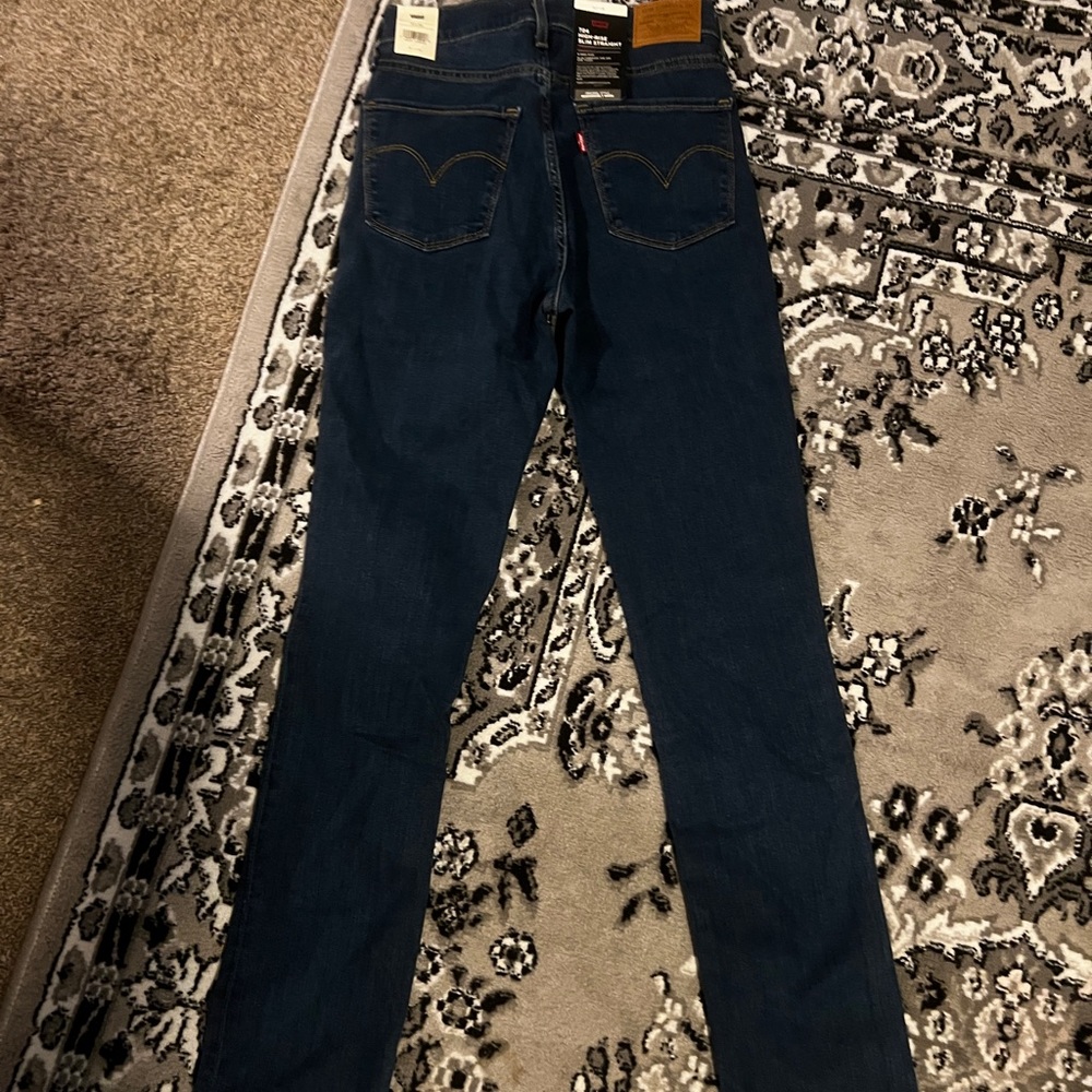 NWT LEVIS Premium 724 High-Rise Slim Straight Fit - Picture 2 of 3